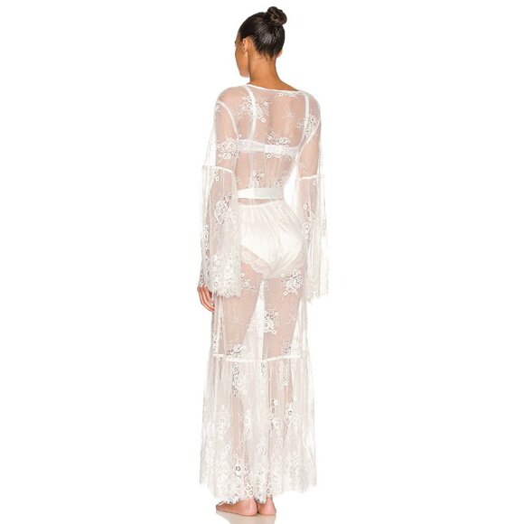 homebodii Georgina Long Lace Robe in White - Picture 4 of 4